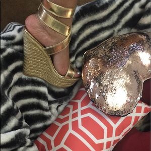 Gold wedge heels SUPER CUTE❤️🌟🤪